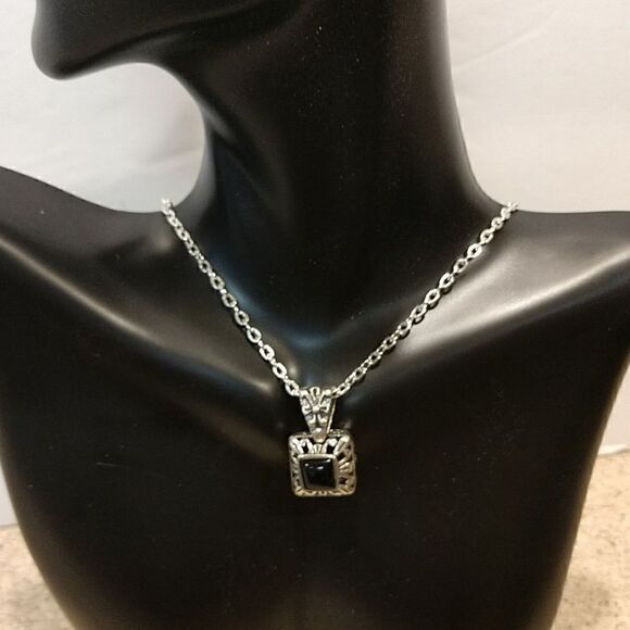 Vintage Solid Sterling Silver Pendant Necklace - Picture 1 of 2